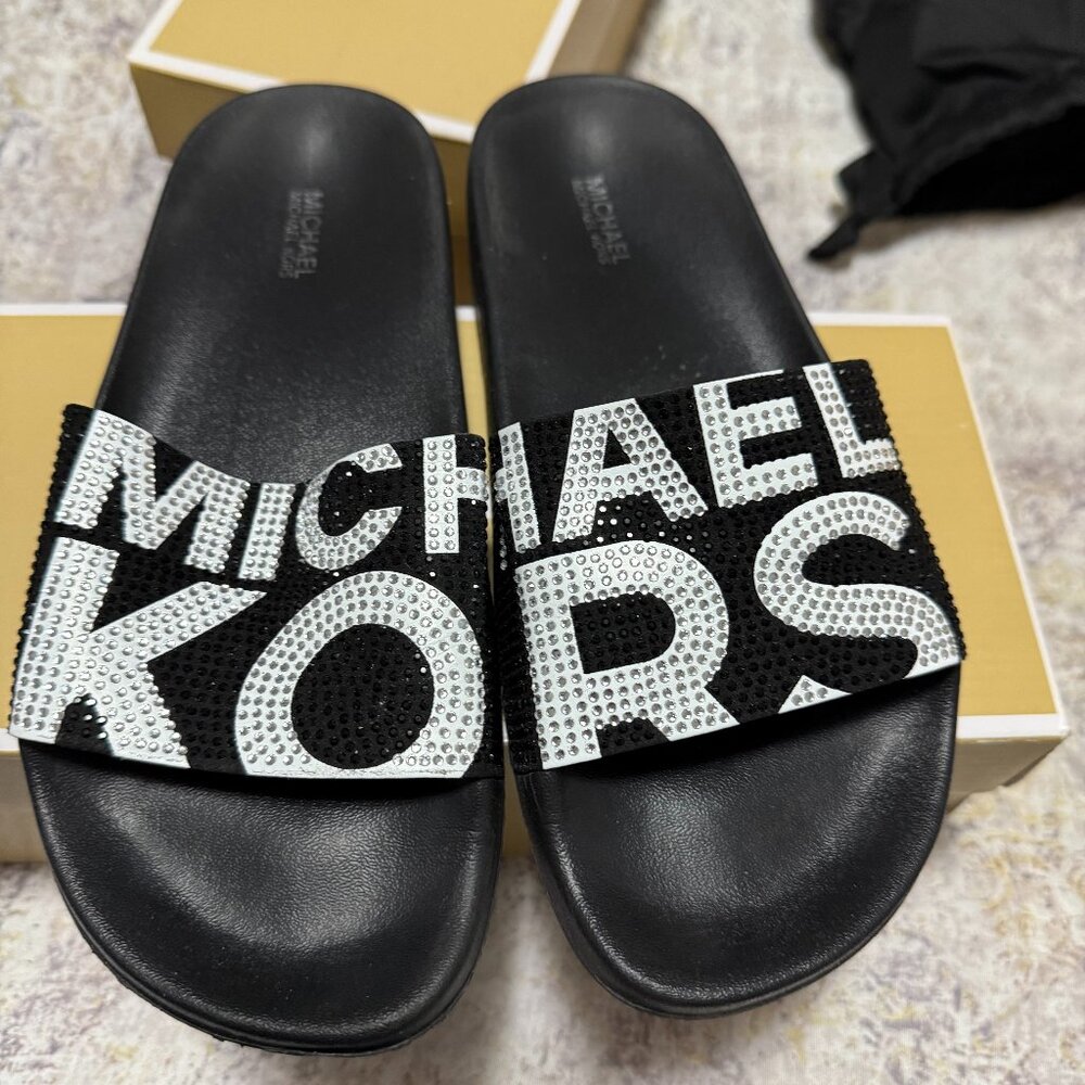 Brand new Michael by Michael Kors slides ( box inlcuded) size 6